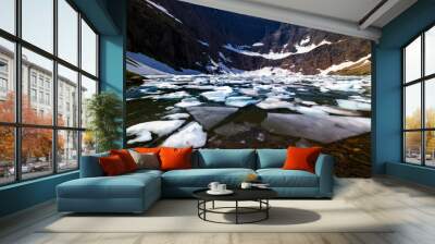 Iceberg Lake Wall mural