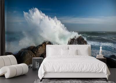 sea wave crashing on rocks Wall mural