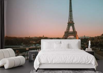 eiffel tower city Wall mural