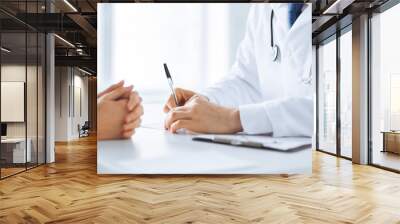 patient and doctor taking notes Wall mural