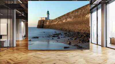 Phare vert de la petite jetée des Sables d'Olonne à marée basse au petit matin (Vendée, France) Wall mural