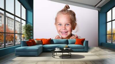 portrait of a child smiling Wall mural