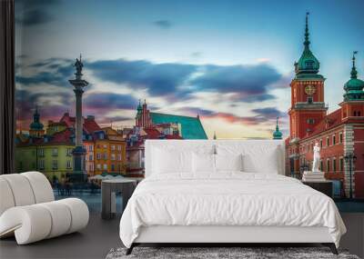 Panoramic view on Royal Castle, ancient townhouses and Sigismund's Column in Old town in Warsaw, Poland. Evening view. Wall mural