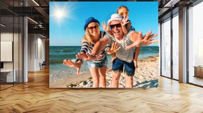 funny family on the beach Wall mural