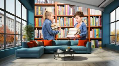 schoolboy and schoolgirl in the library

 Wall mural