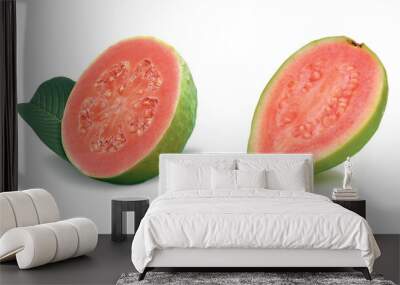 duas goiaba cortas em fundo branco - frutas tropicais Wall mural