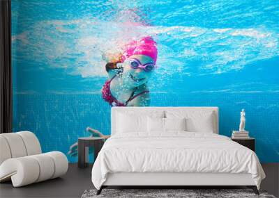 girl swimming in pool Wall mural