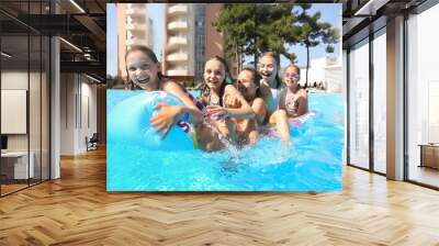 kids swimming in pool Wall mural