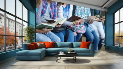 teens reading books Wall mural