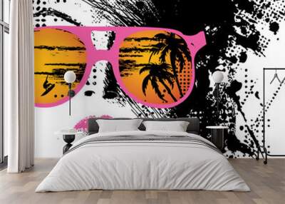 Women in sunglasses Wall mural