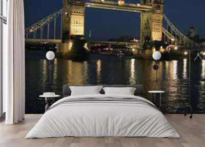 tower bridge in night Wall mural